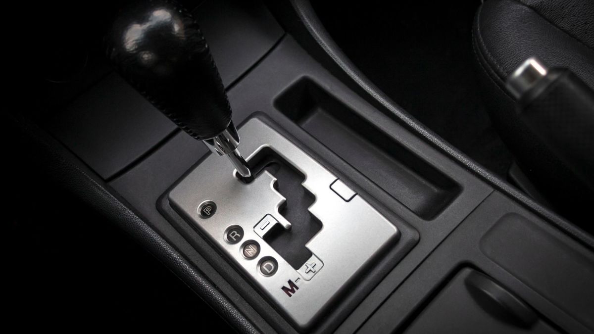Automatic transmission gear shifter