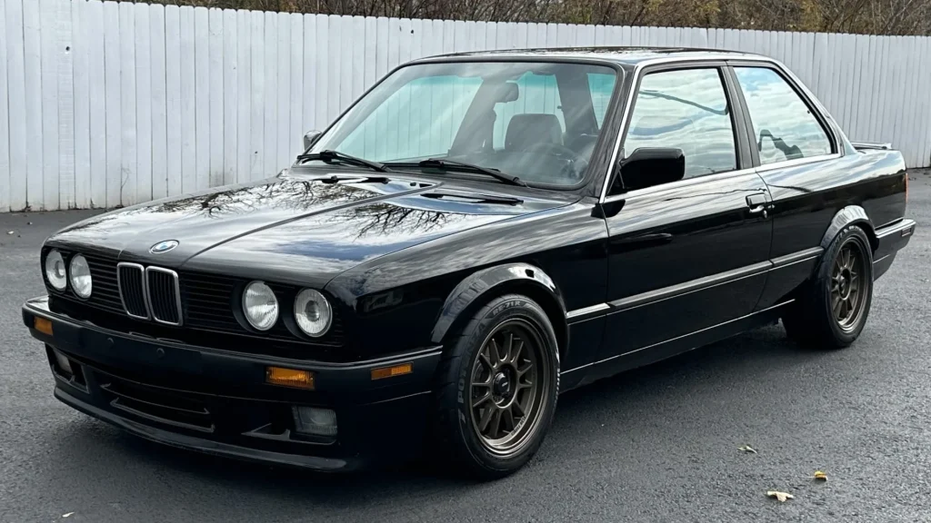 BMW E30 325is BMW E30 325is