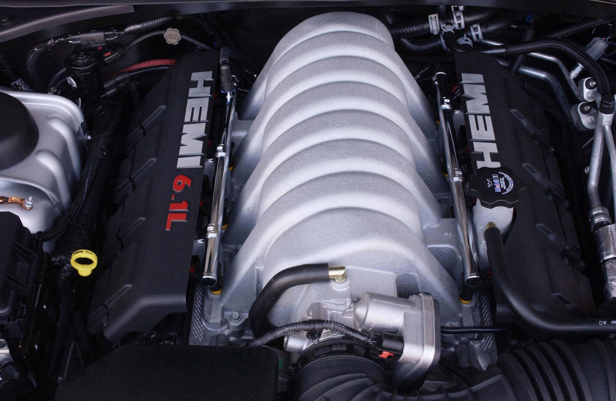 Chrysler 6.1 Liter HEMI SRT
