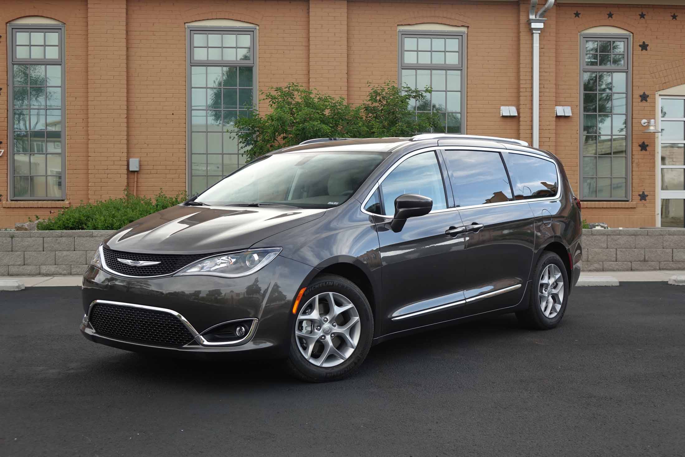 Chrysler Pacifica Touring L