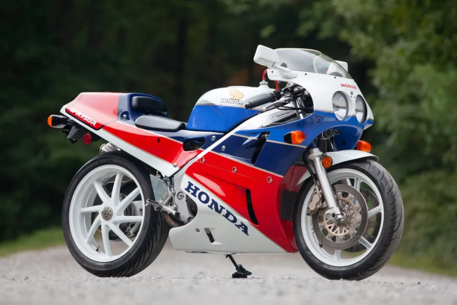 Honda VFR750R RC30 (1988)