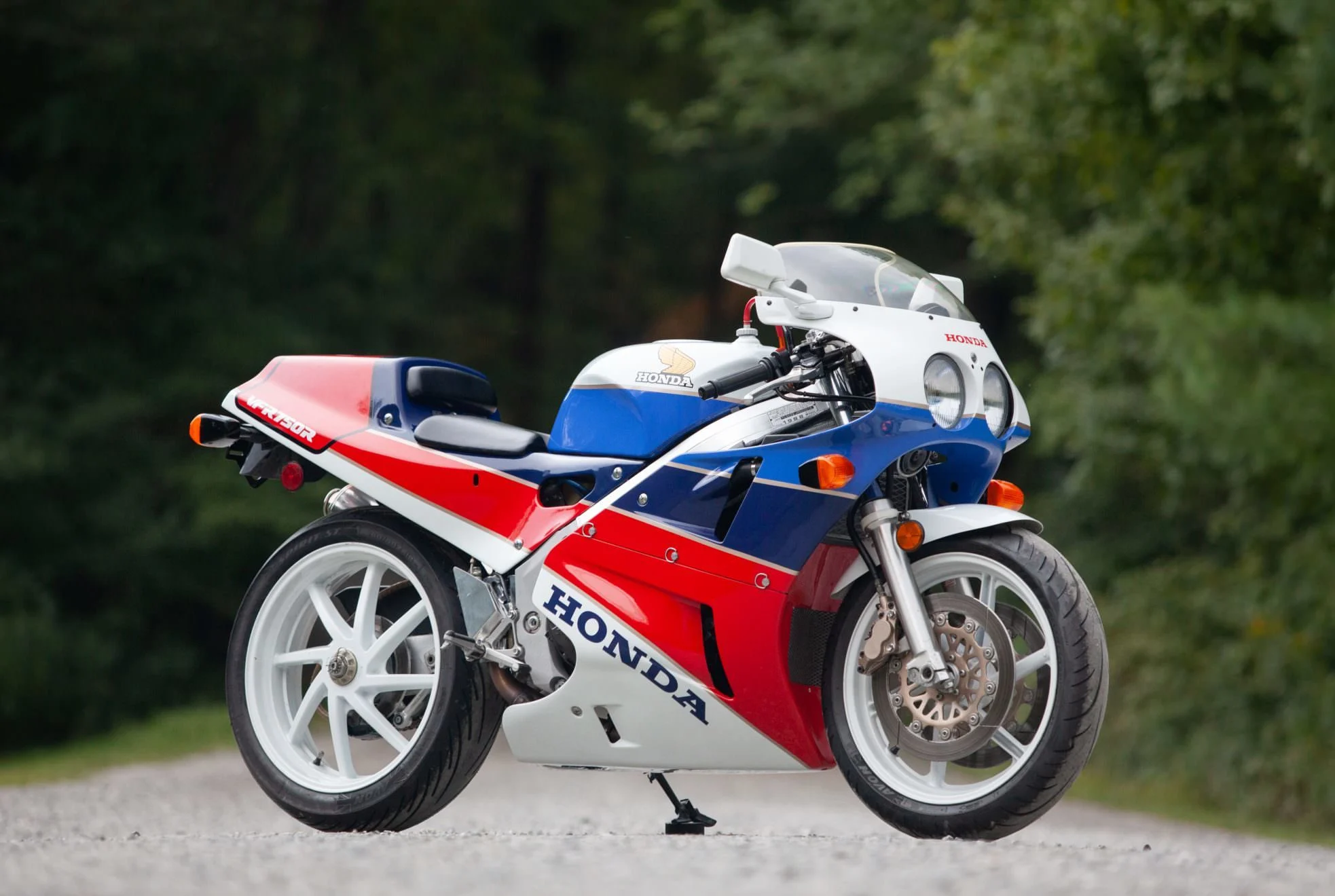 Honda VFR750R RC30 (1988–1990)