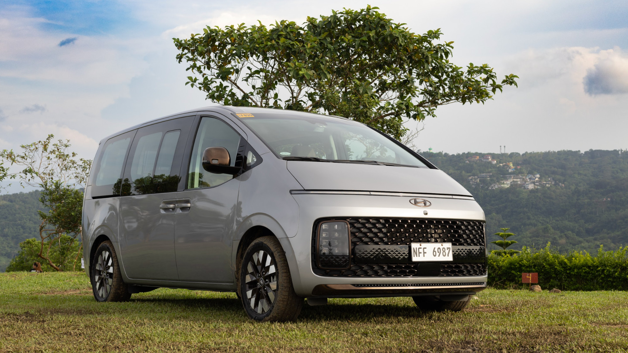 Hyundai Staria Premium