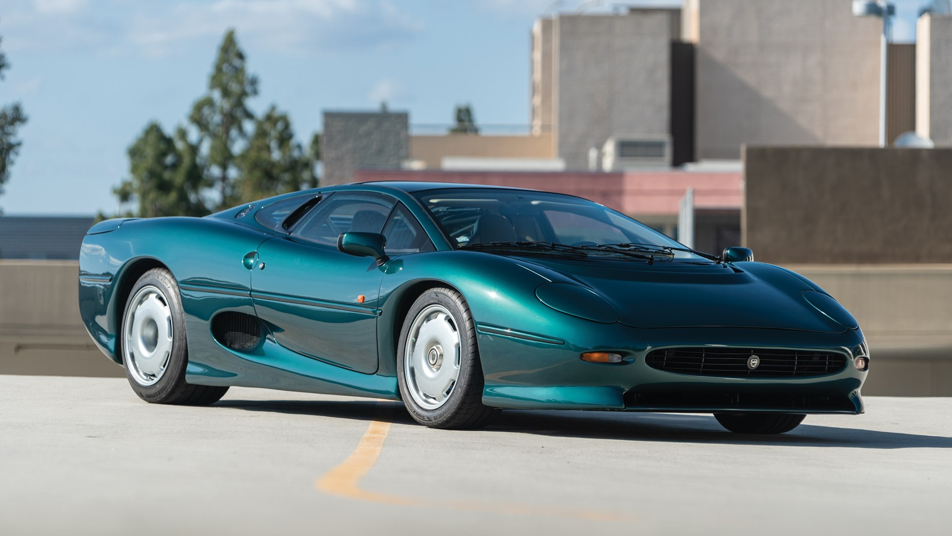 Jaguar XJ220
