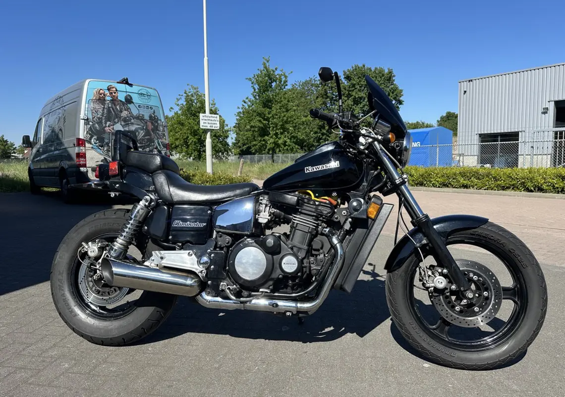 Kawasaki Eliminator (ZL900)