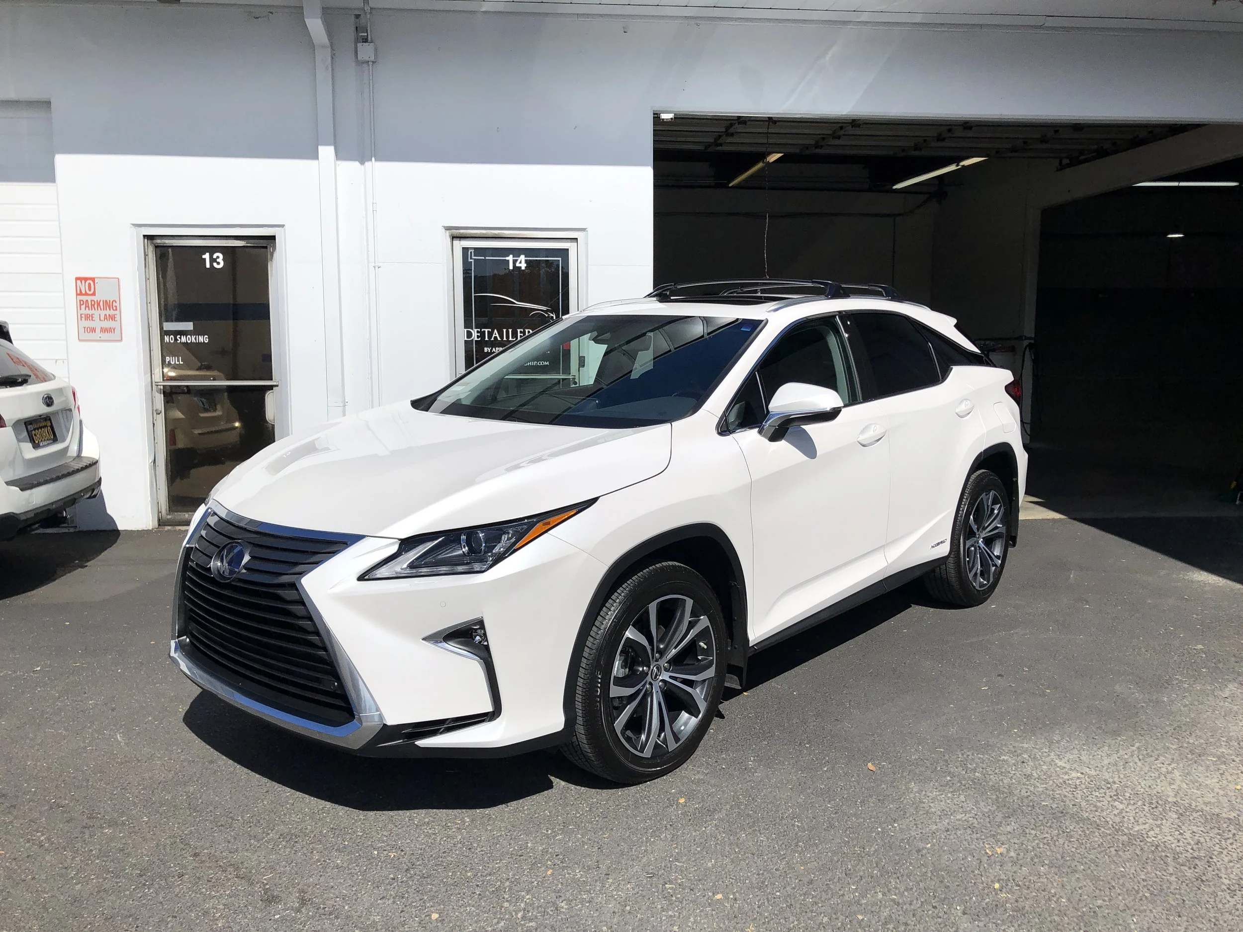 Lexus RX (Eminent White Pearl)