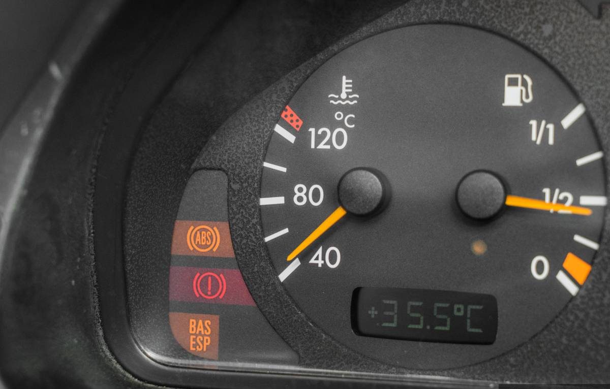 Mercedes Benz instrument cluster