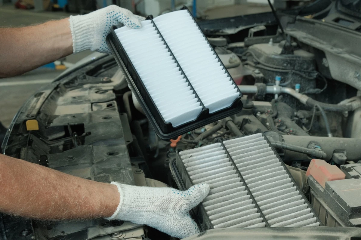 Replacing the Engine Air Filter