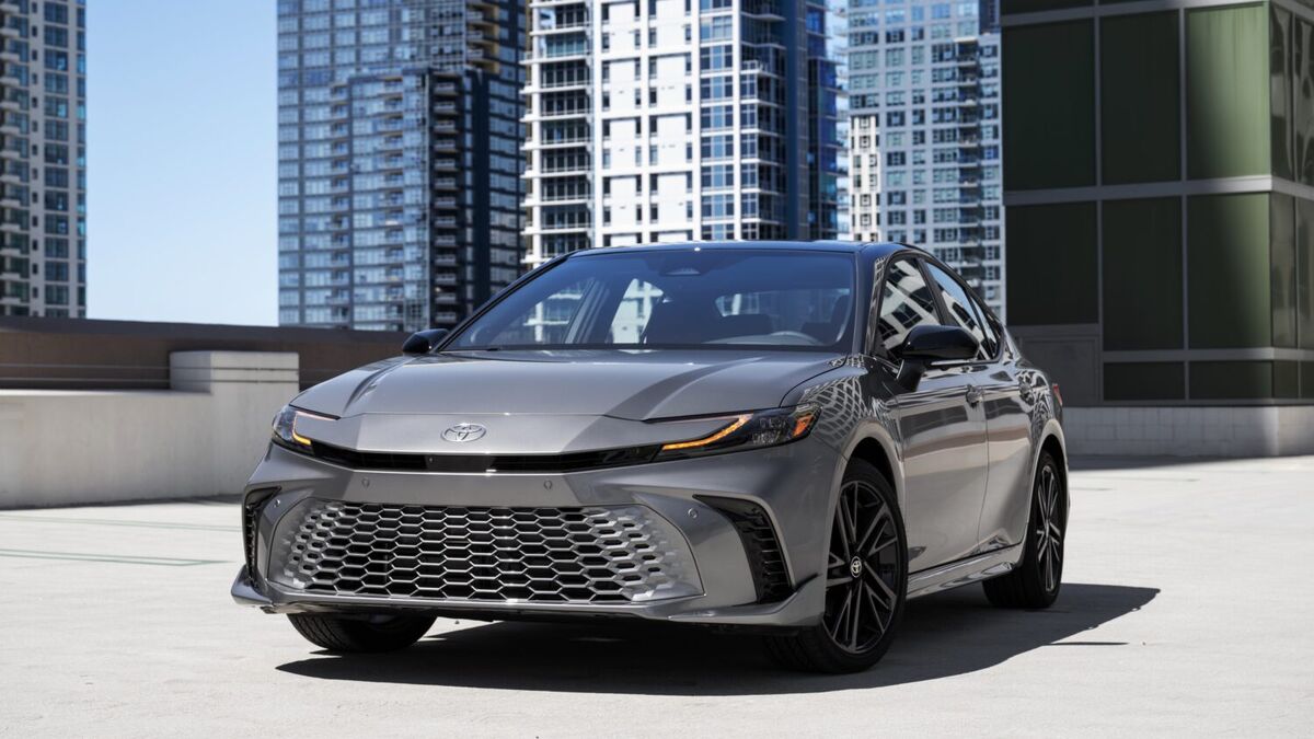Toyota Camry XSE Hybrid