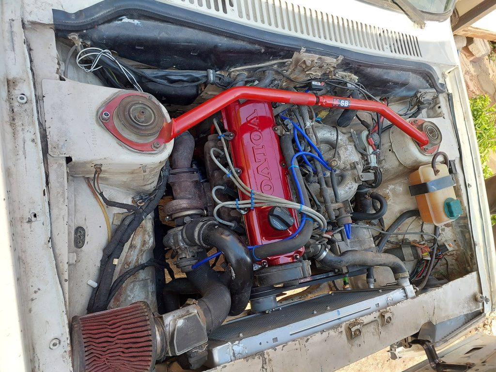 Volvo B230F 2.3 Litre Inline Four