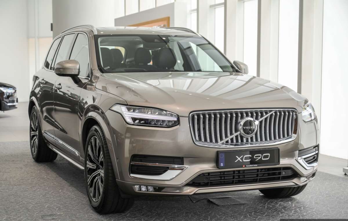Volvo XC90 B5 AWD Momentum Volvo XC90 B5 AWD Momentum