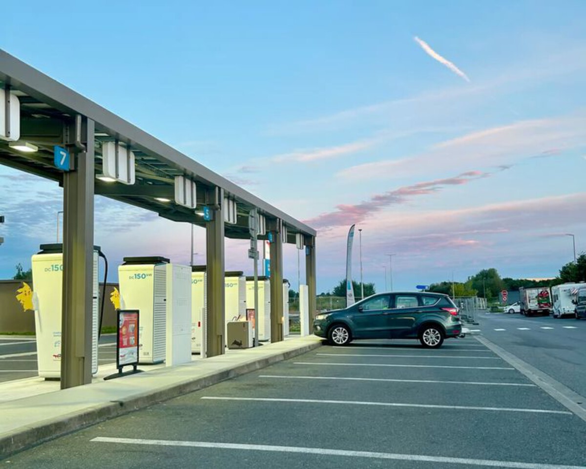 EV Cars Battery Battery gets down soon in trip