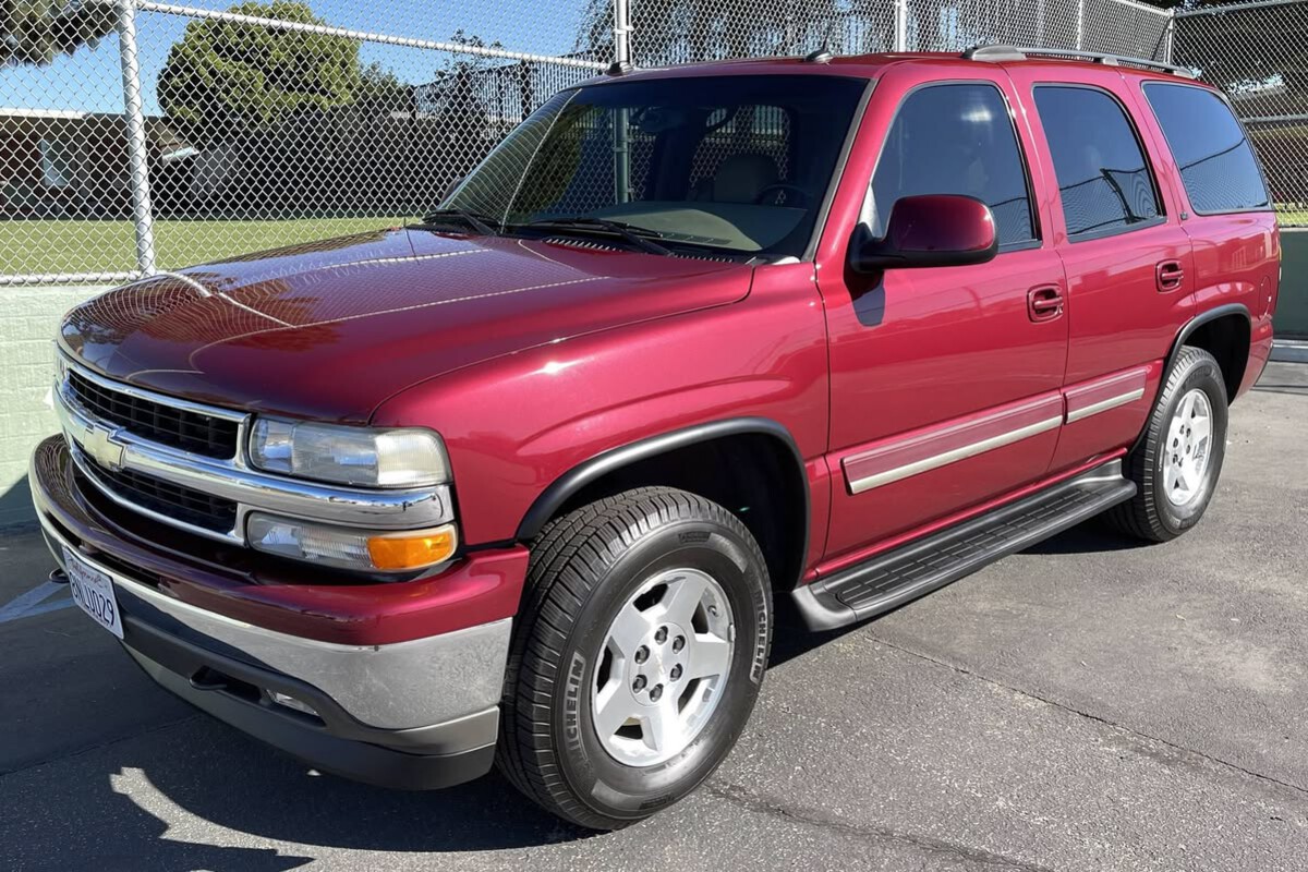 Chevrolet Tahoe (2000–2006) Chevrolet Tahoe (2000–2006)