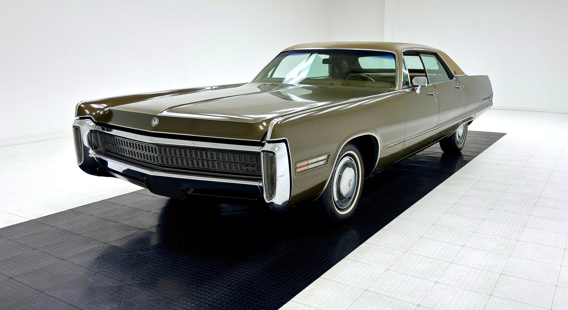 1973 Imperial LeBaron (Land Yacht)