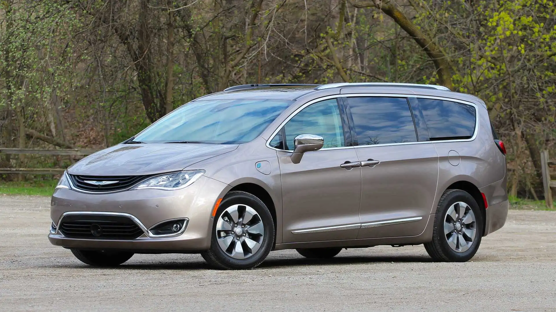 2017 Chrysler Pacifica Hybrid
