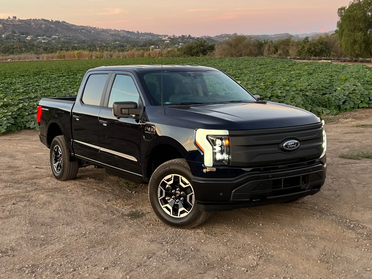 2022 Ford F 150 Lightning Pro 4WD