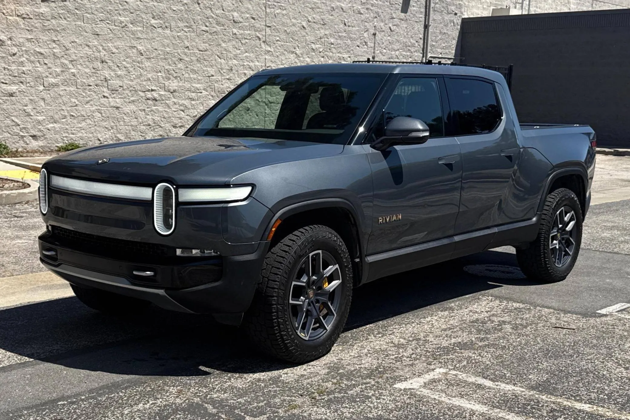 2022 Rivian R1T Launch Edition AWD