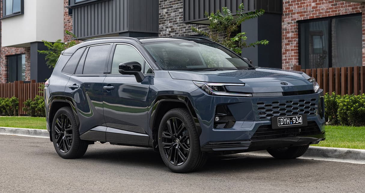 2026 Toyota RAV4 plug in hybrid SUV black 1490x790p 1 2026 Toyota RAV4 plug in hybrid SUV black 1490x790p 1