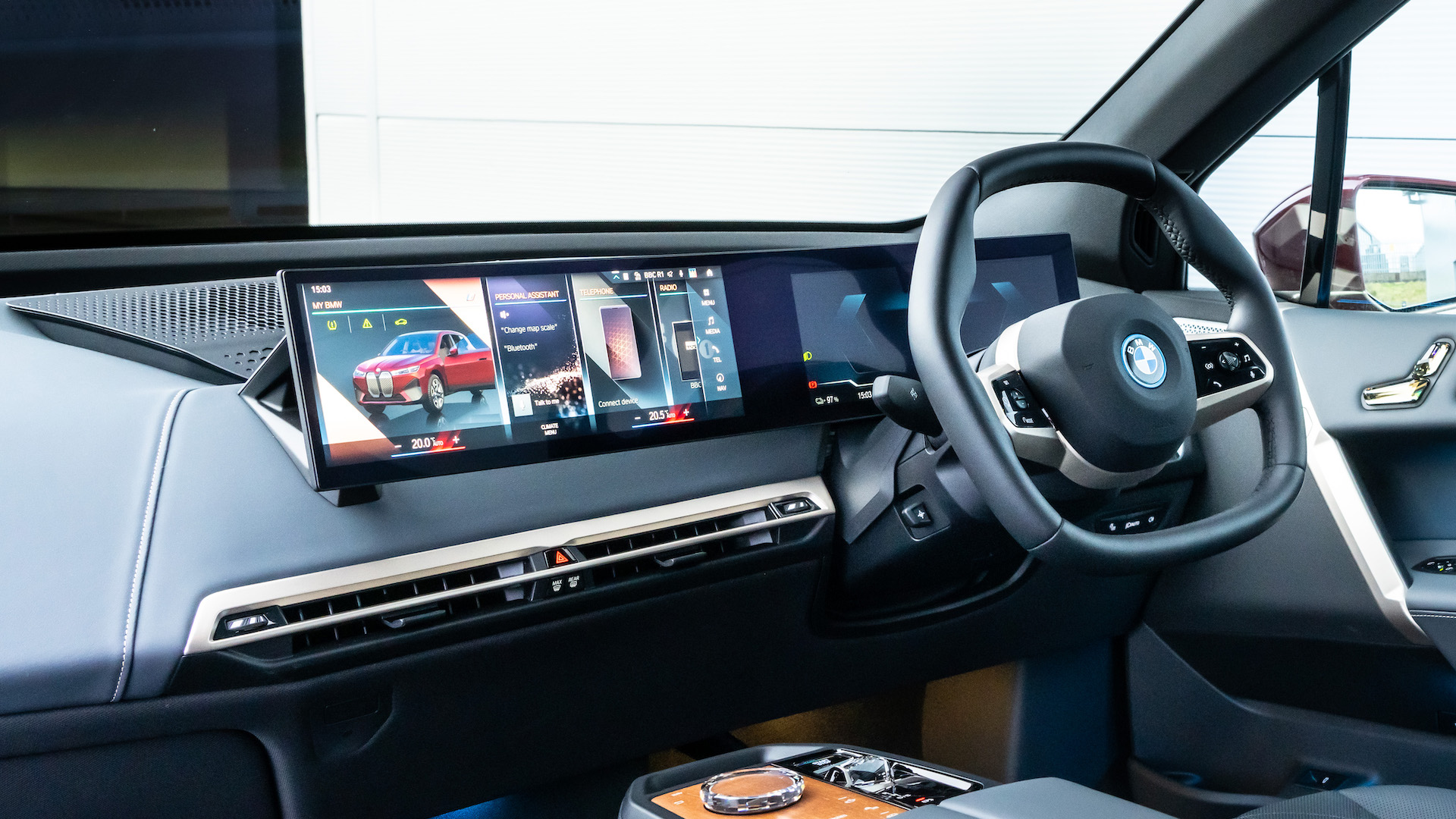 BMW iX