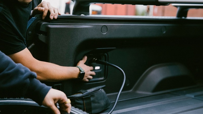 Built In Air Compressor for Tire Inflation