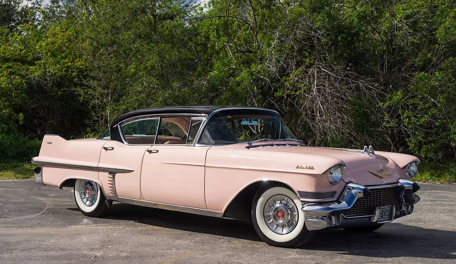 Cadillac Series 62 in Mountain Laurel Pink