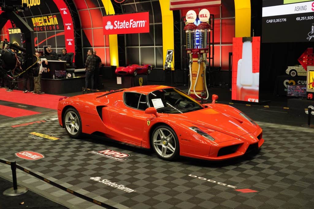 Ferrari Enzo in Rosso Dino Ferrari Enzo in Rosso Dino