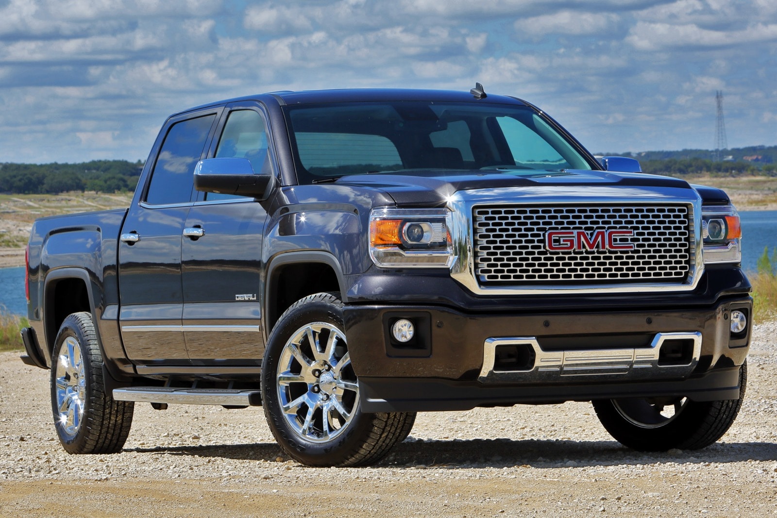 GMC Sierra 1500 SLT Crew Cab 4WD With 6.2L V8 GMC Sierra 1500 SLT Crew Cab 4WD With 6.2L V8