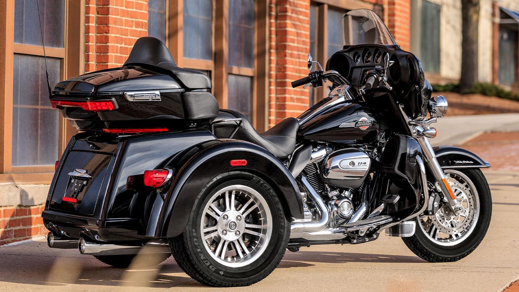 Harley Davidson Tri Glide Ultra, 546 kg (1,204 lbs) Harley Davidson Tri Glide Ultra, 546 kg (1,204 lbs)
