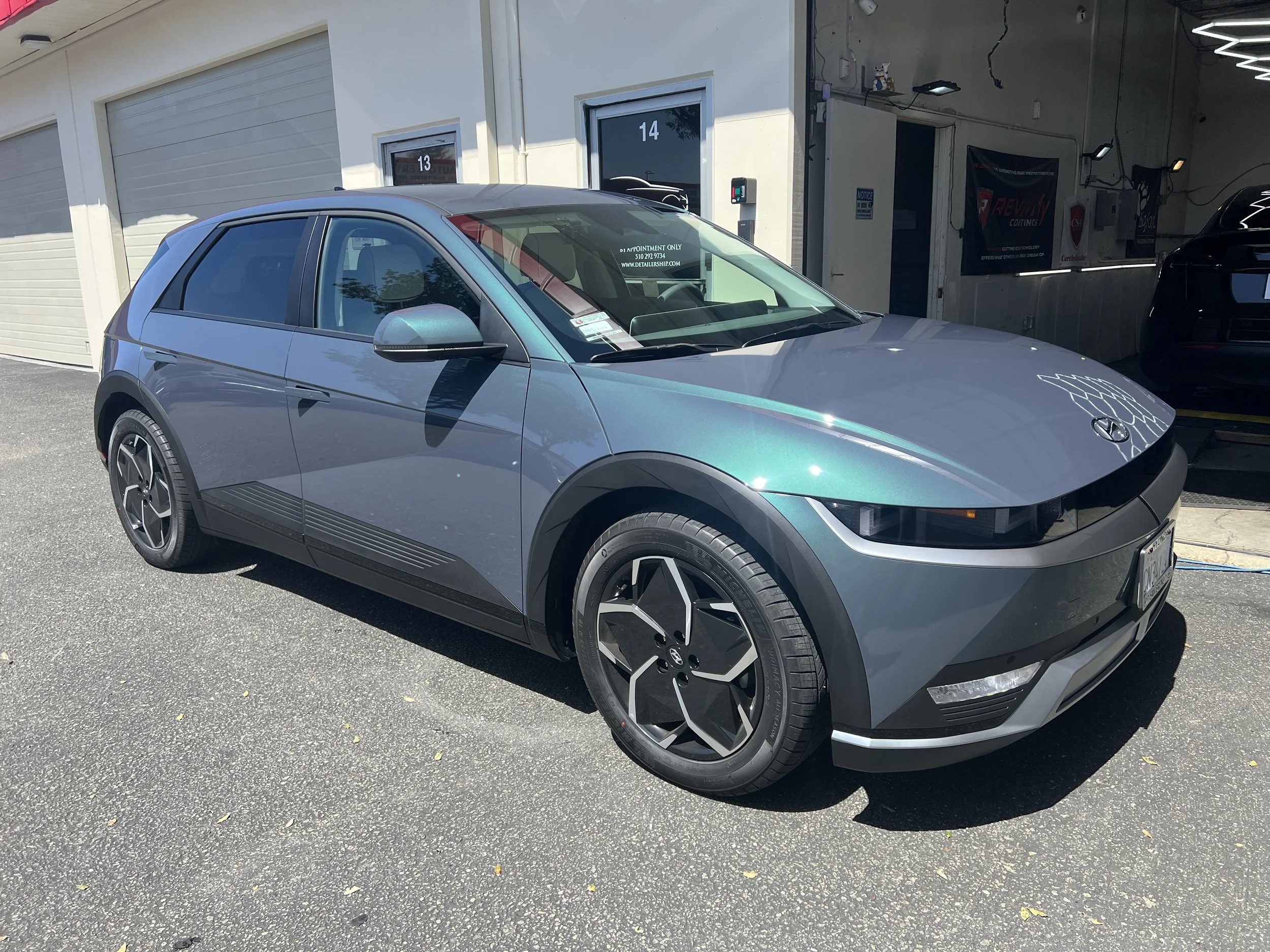 Hyundai Ioniq 5 in Digital Teal