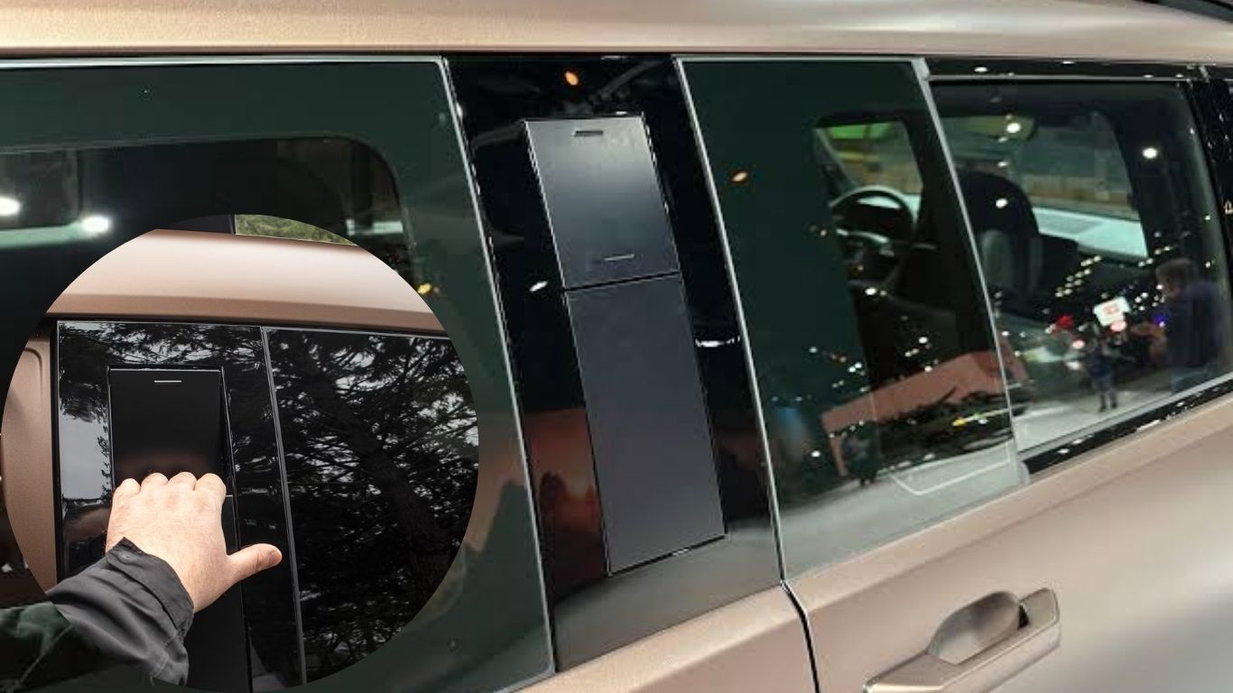 Hyundai Santa Fe's Integrated Side Handle Hyundai Santa Fe's Integrated Side Handle