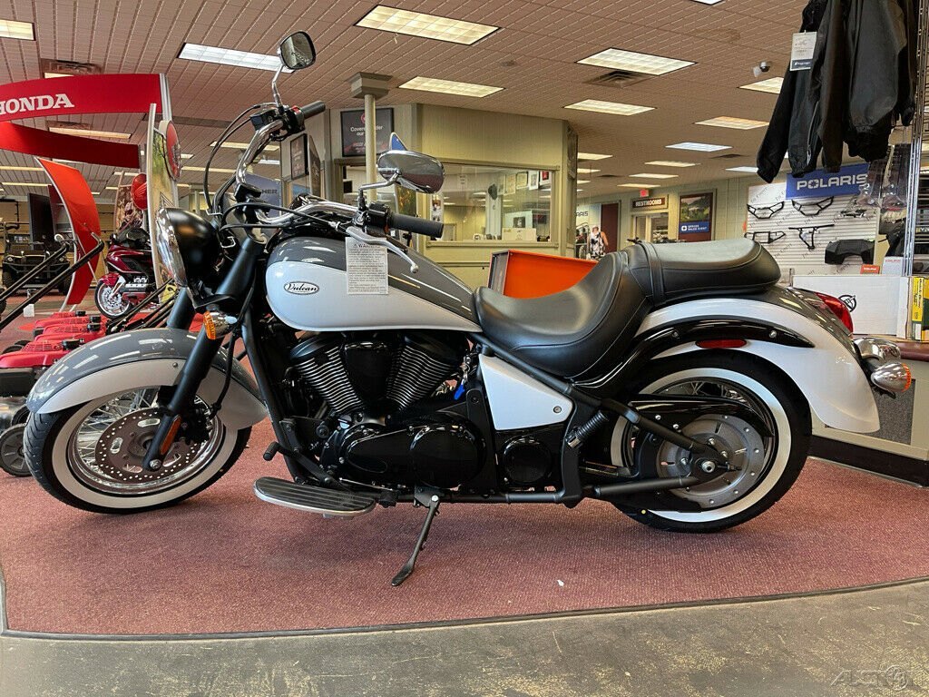 Kawasaki Vulcan 900 Classic Kawasaki Vulcan 900 Classic
