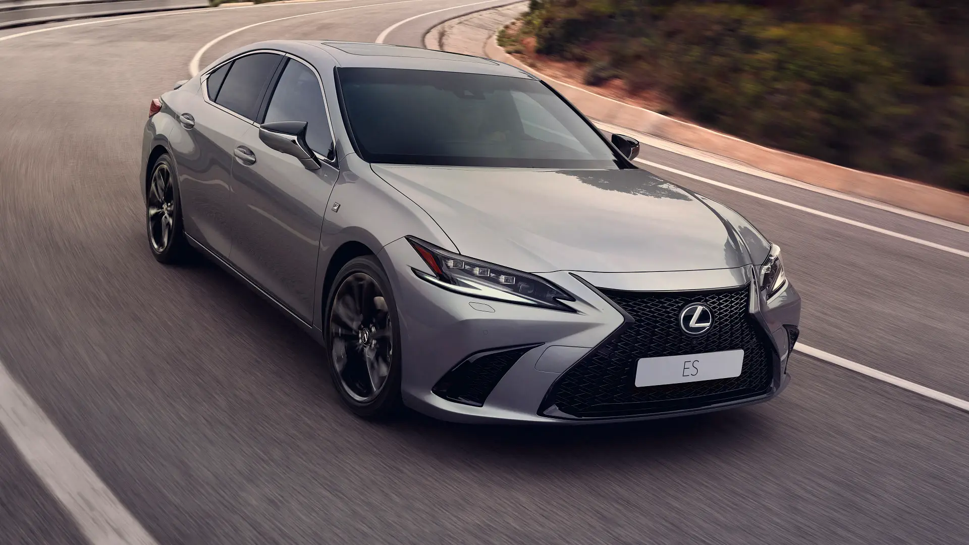 Lexus ES 300h in Iridium Silver