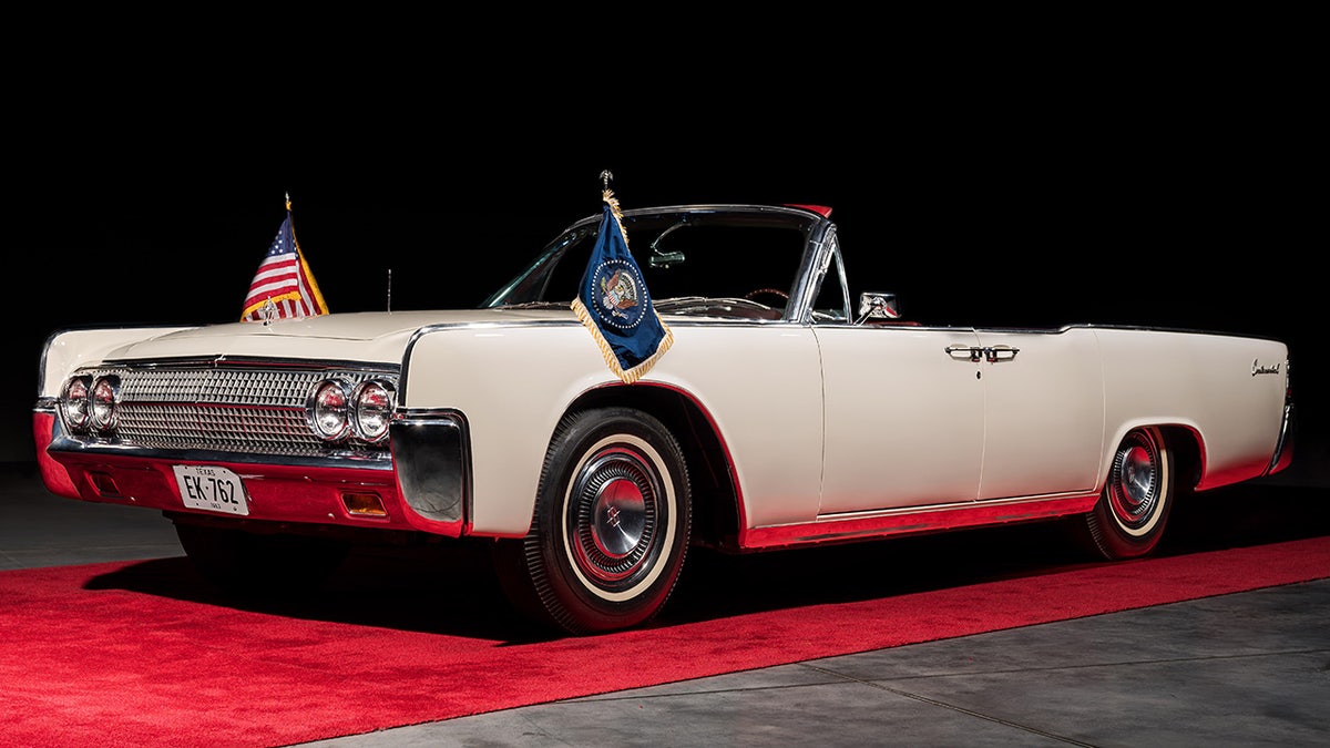 Lincoln Continental Lincoln Continental