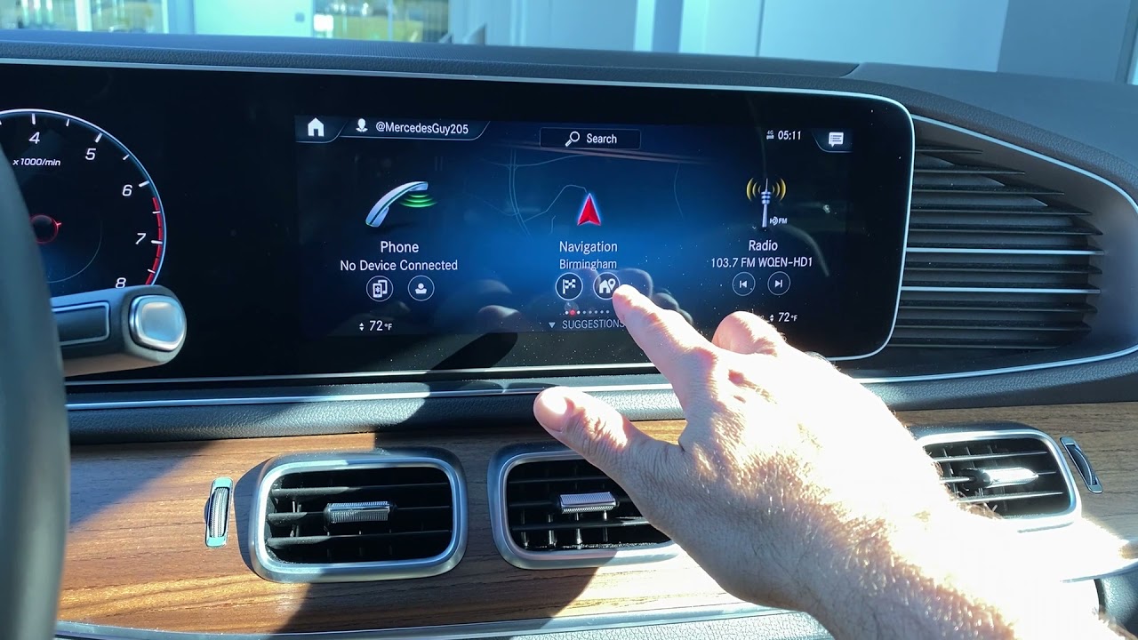 MBUX Interior Assistant Gesture Controls