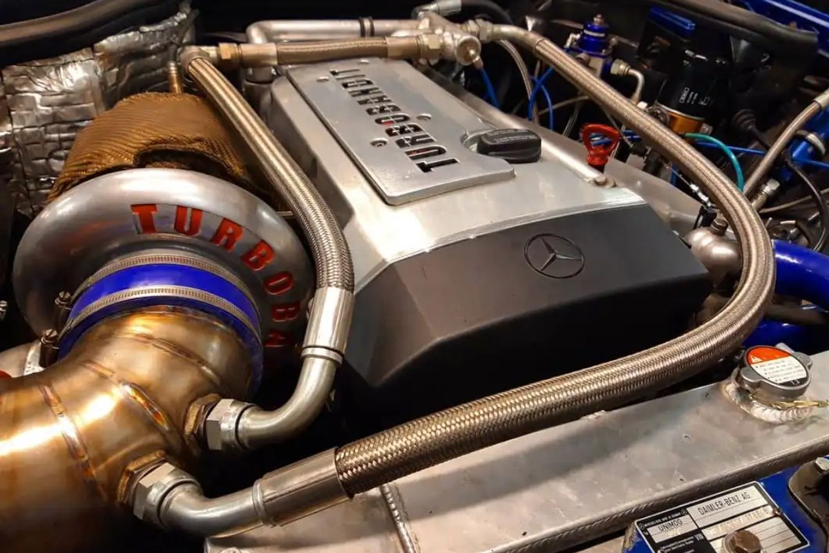 Mercedes Benz M104 Inline Six