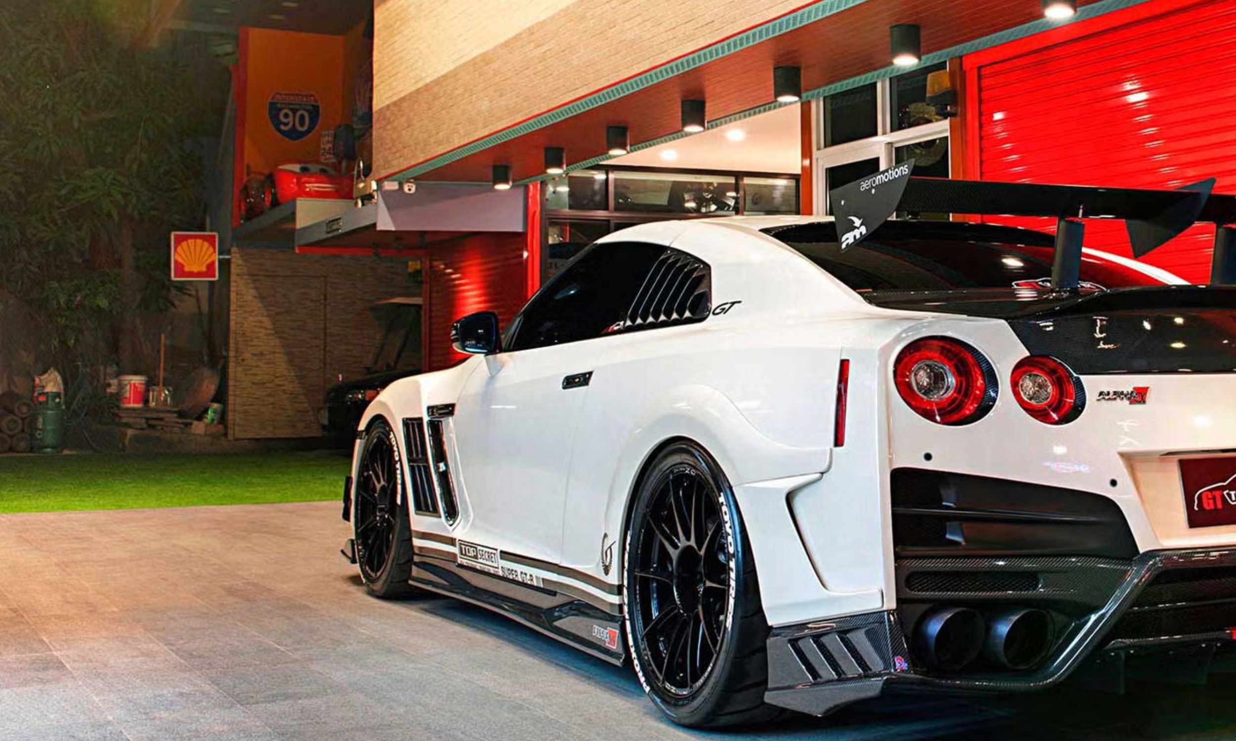 Nissan GT R R35
