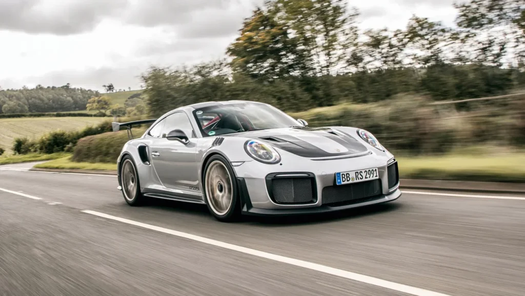 Porsche 911 GT2 RS (991)