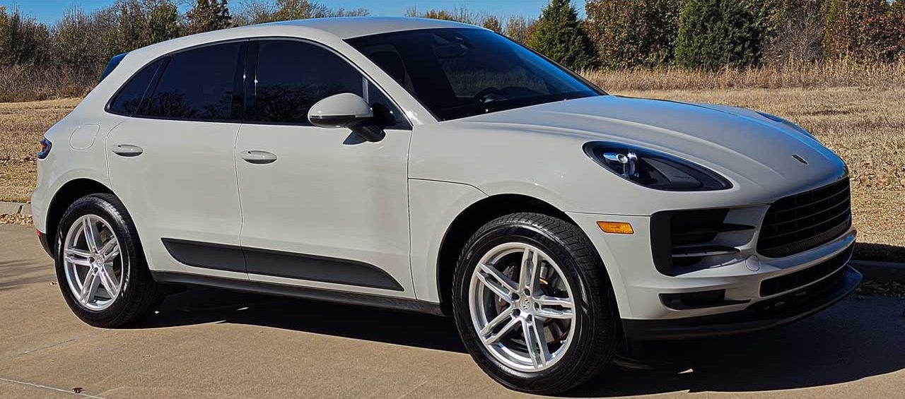 Porsche Macan in Chalk Gray
