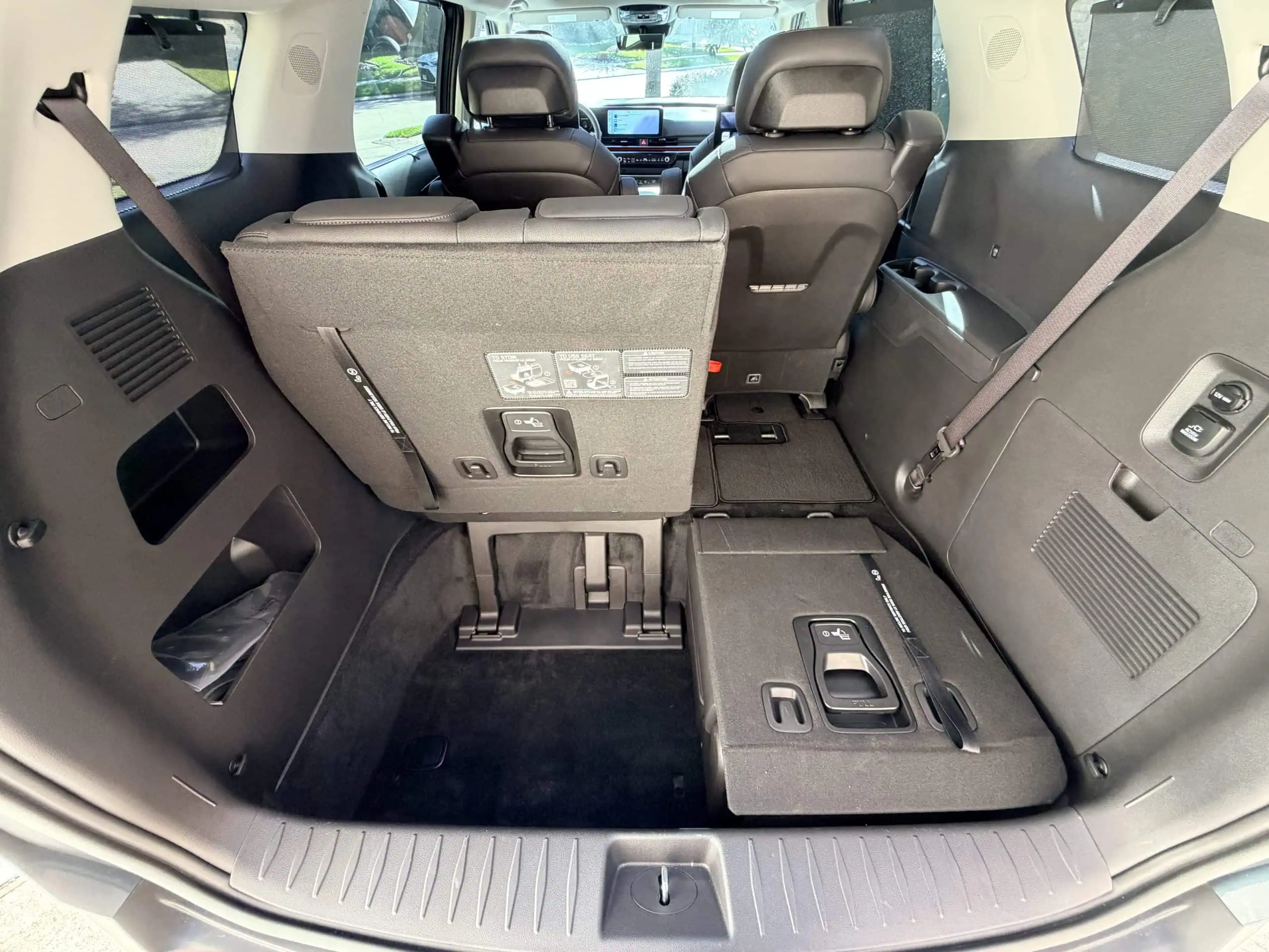 Seat Folding flexibility of Kia Carnival Seat Folding flexibility of Kia Carnival