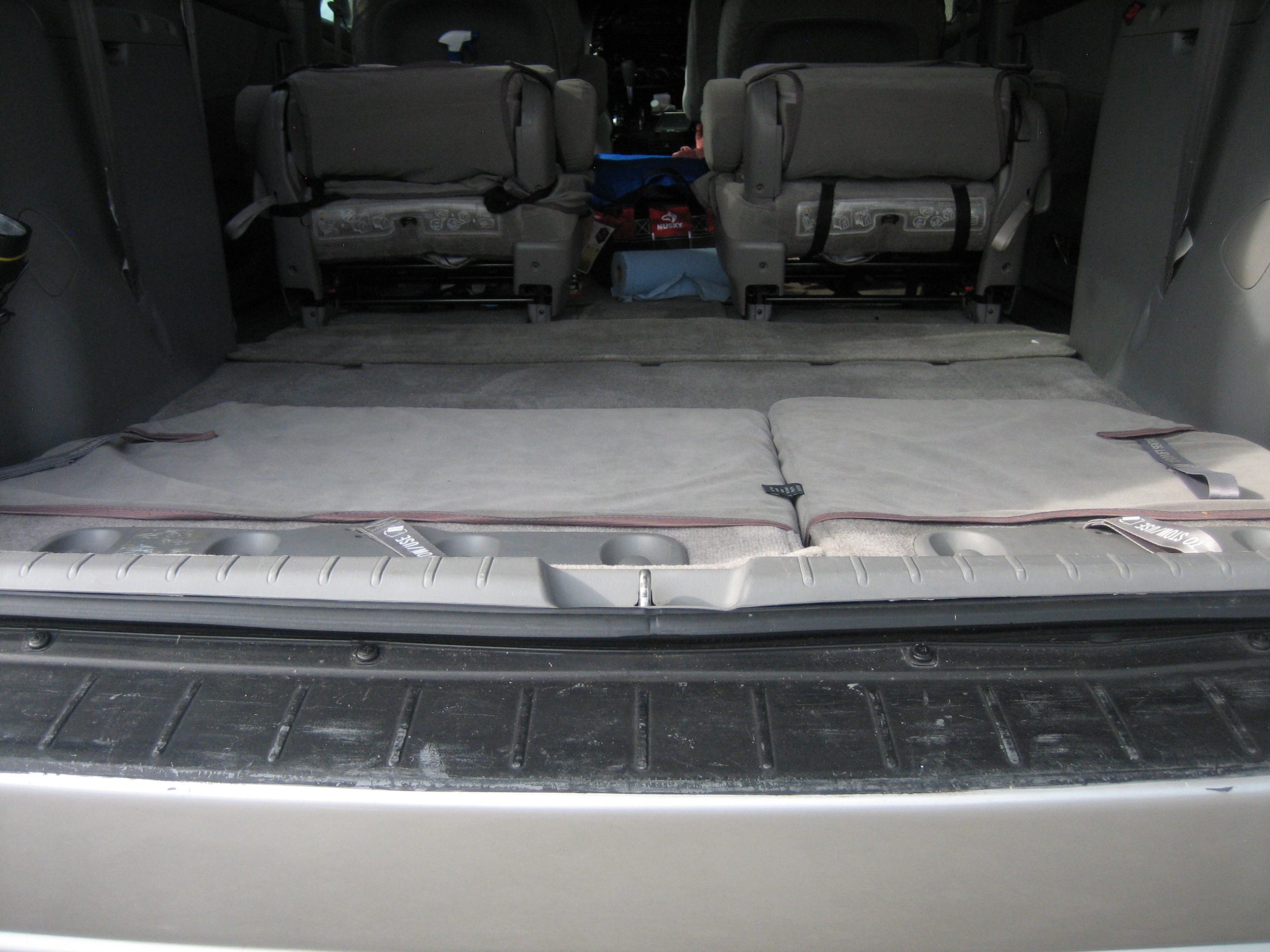 Seat Folding flexibility of Toyota Sienna (Older Generation) Seat Folding flexibility of Toyota Sienna (Older Generation)