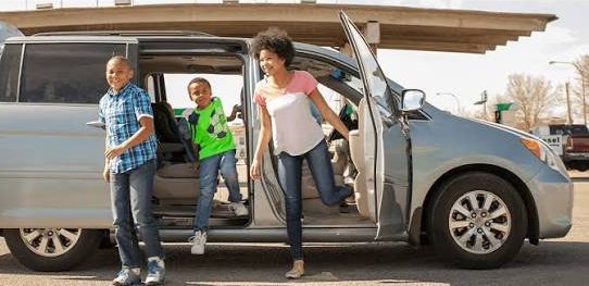 Silver 3rd generation Honda Odyssey minivan
