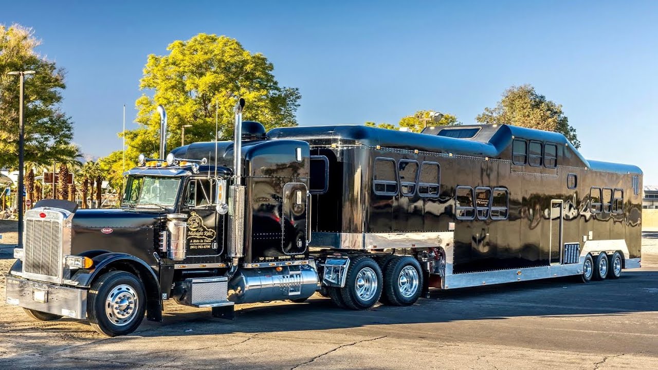 The Midnight Rider (Tractor Trailer Limousine)