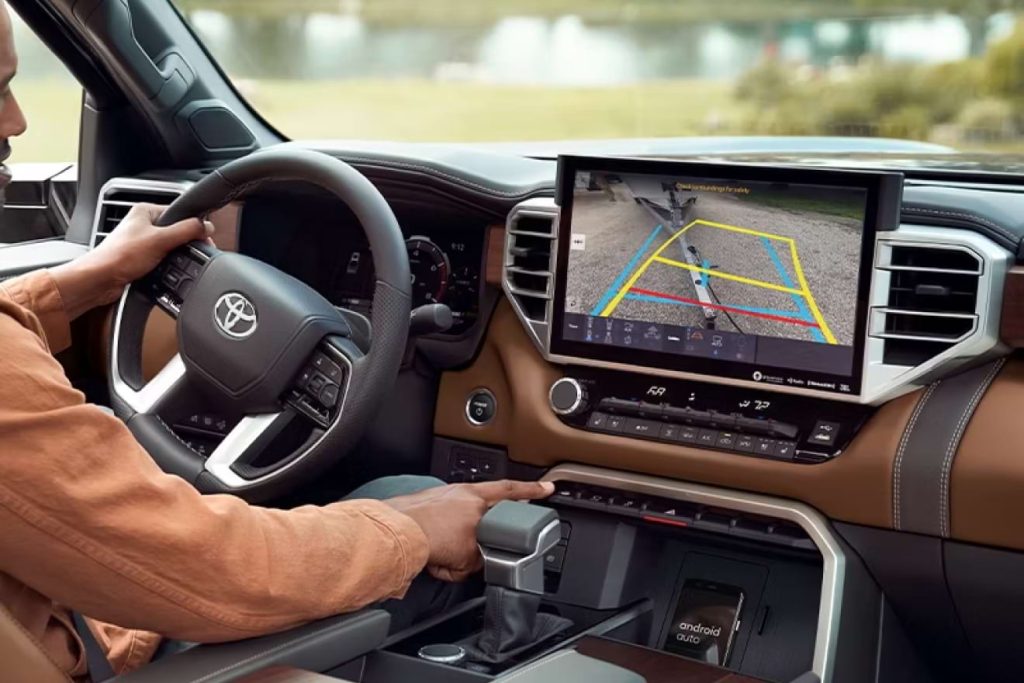 Trailer Backup Guide That Helps Correct Steering Input