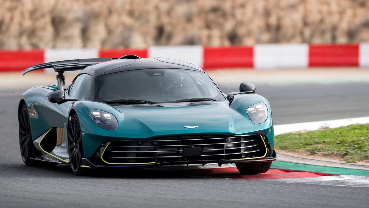  Aston Martin Valhalla