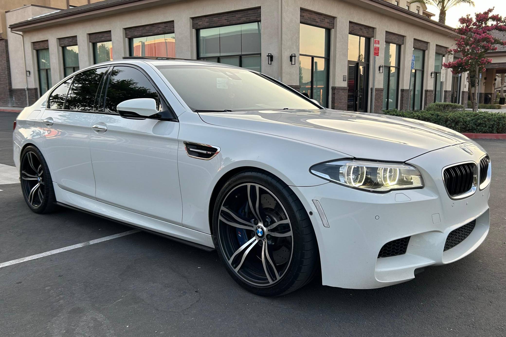 2015 BMW M5 (F10)