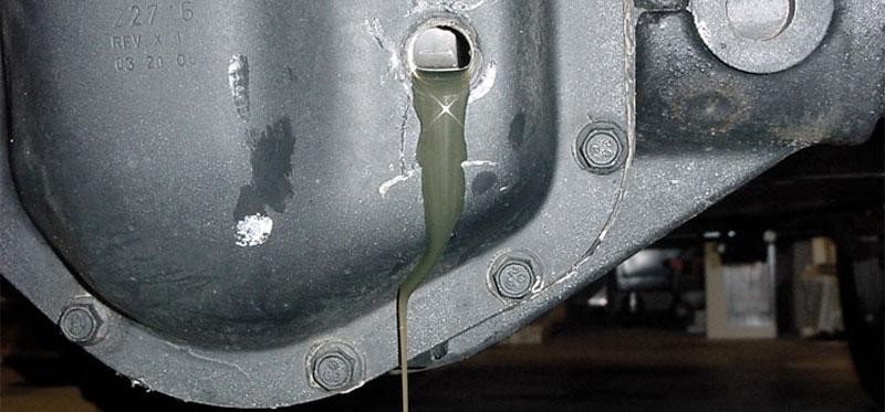 Amber to Reddish Brown Differential and Gear Oil Amber to Reddish Brown Differential and Gear Oil