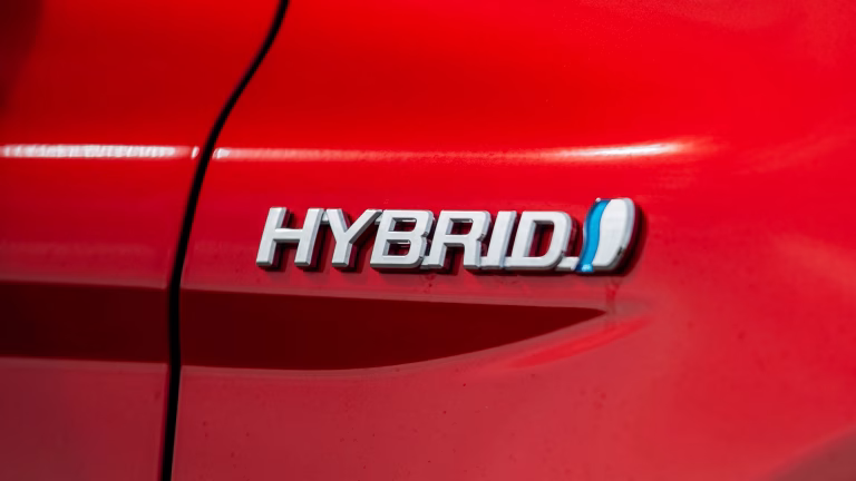 Americans Now Favor Hybrids Over EVs by 44% to 32%