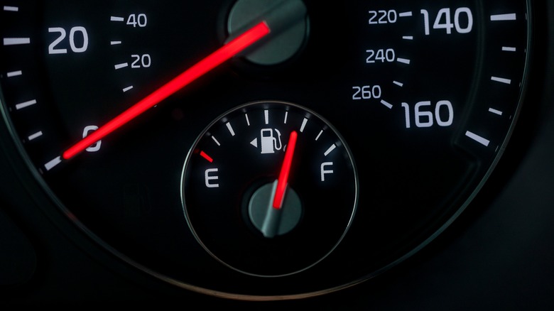 Does Idling Car Actually Use More Gas Than Restarting