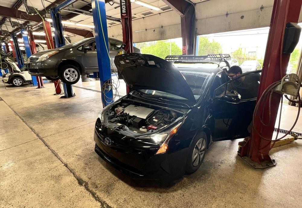 How to Save Money and Choose the Right Repair Shop How to Save Money and Choose the Right Repair Shop