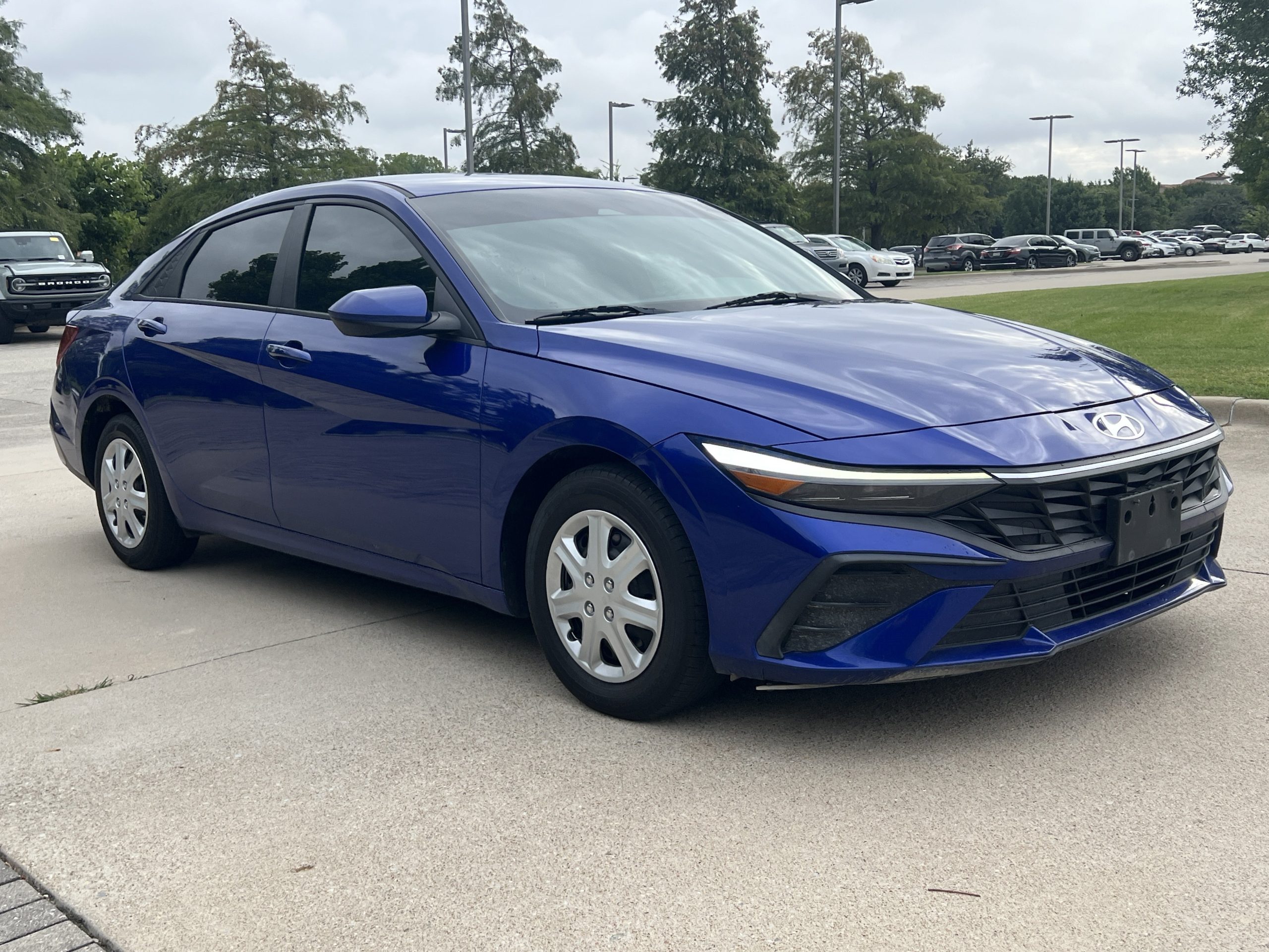 Hyundai Elantra Hybrid Blue